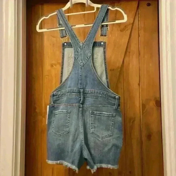 Cat and Jack Girls Distressed Short-all Medium Wash Size Large-NWT - Picture 5 of 7